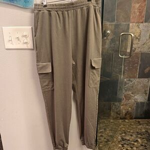Vuori cargo boyfriend joggers